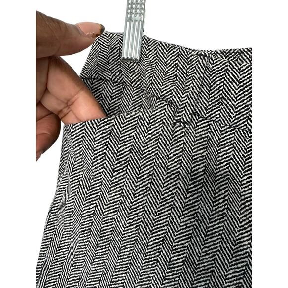 Old Navy Black White Herringbone Career Straight Leg Pixie Dress Pants Size 6 - Picture 7 of 13